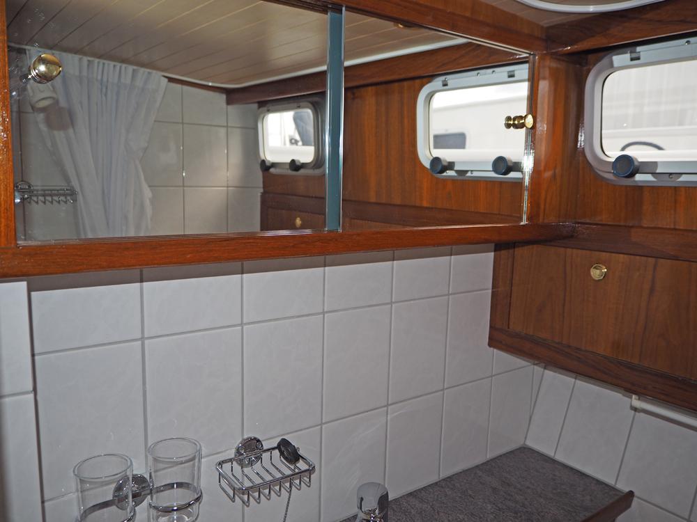 Fore ship, Accommodation